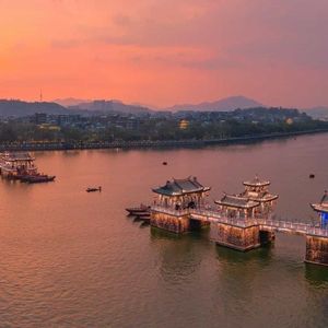 三级日本亚洲色图自拍偷拍一区二区
